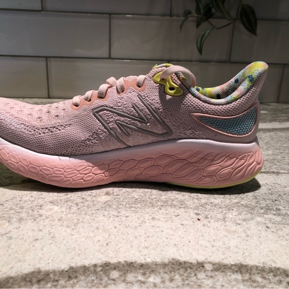 New Balance 1080 V12 Women's Soft Pink Athletic Shoes - Picture 2 of 10